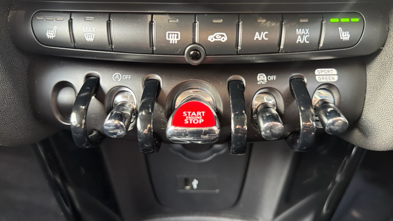 MINI Hatchback 1.5 Cooper Classic 3dr Auto Petrol Hatchback